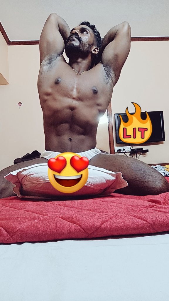 JohnyShield97's tweet photo. Love to expose my body😉 
. 

#love #hot #handsome #hotmodel #hotmen #sexy #sexyman #followers https://t.co/oblwIMpsmy