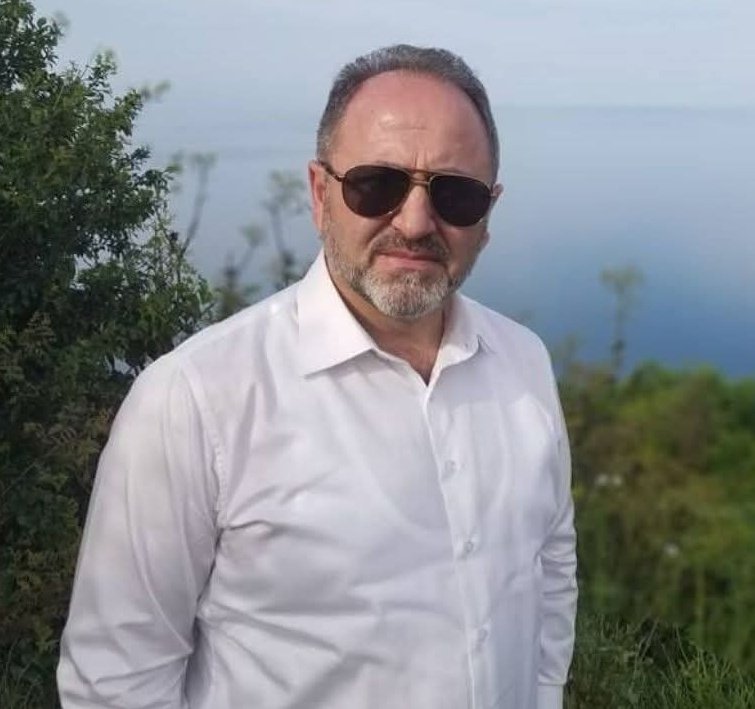 Çokça merhamete, affa ve mağfirete, duaların kabulüne en güzel vesiledir Cuma. Bu güzelliklere vasıl olmamız duasıyla. 

#HayırlıCumalar