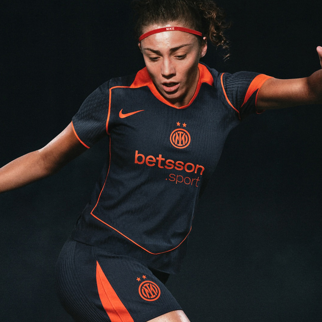 Thunder Grey🔘 Safety Orange🟠 Total 90🎯
-
This is the Inter 25/26 Nike third kit. Your thoughts?
-
#nikefootball #InterMilan