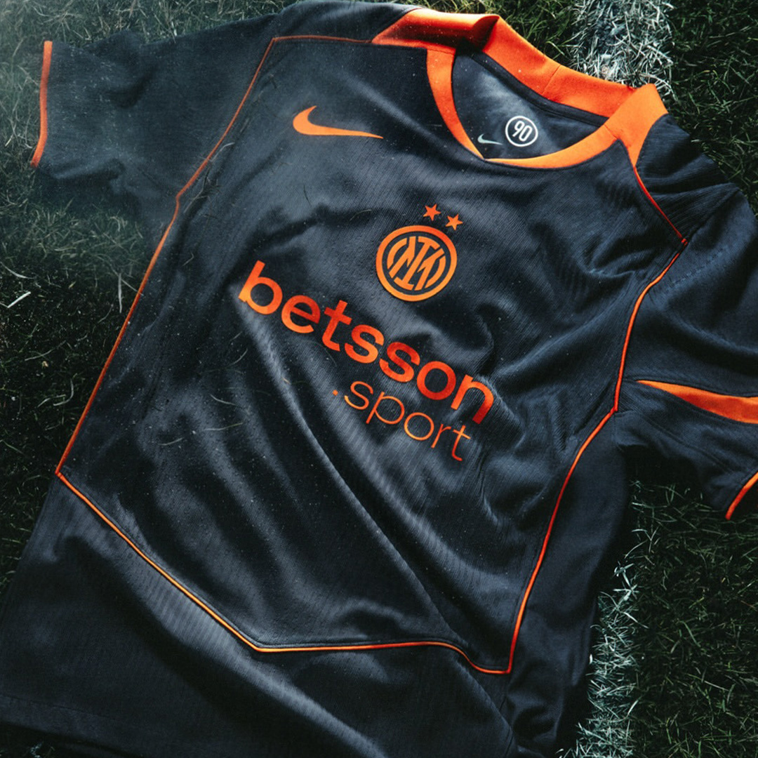 Football Shirts tweet media