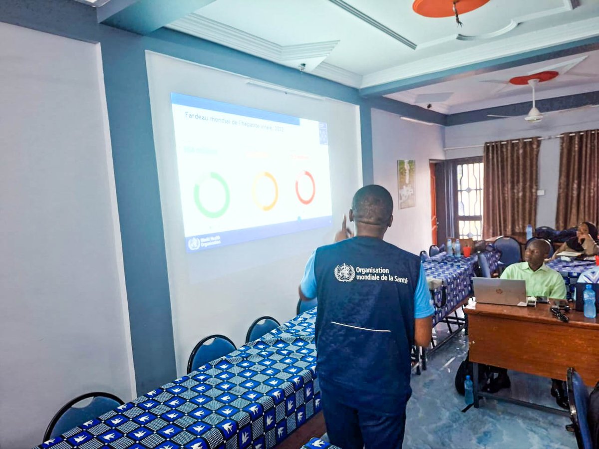 OMS_Burkina's tweet photo. 📢 Renforcer la lutte contre les #hépatites virales au #BurkinaFaso Faso !
Dans le cadre de son engagement à améliorer la surveillance des hépatites virales, l’#OMS appuie l’organisation d’un atelier technique visant à identifier les indicateurs clés de suivi au Burkina Faso. ✅ https://t.co/EaP3ZimXOs