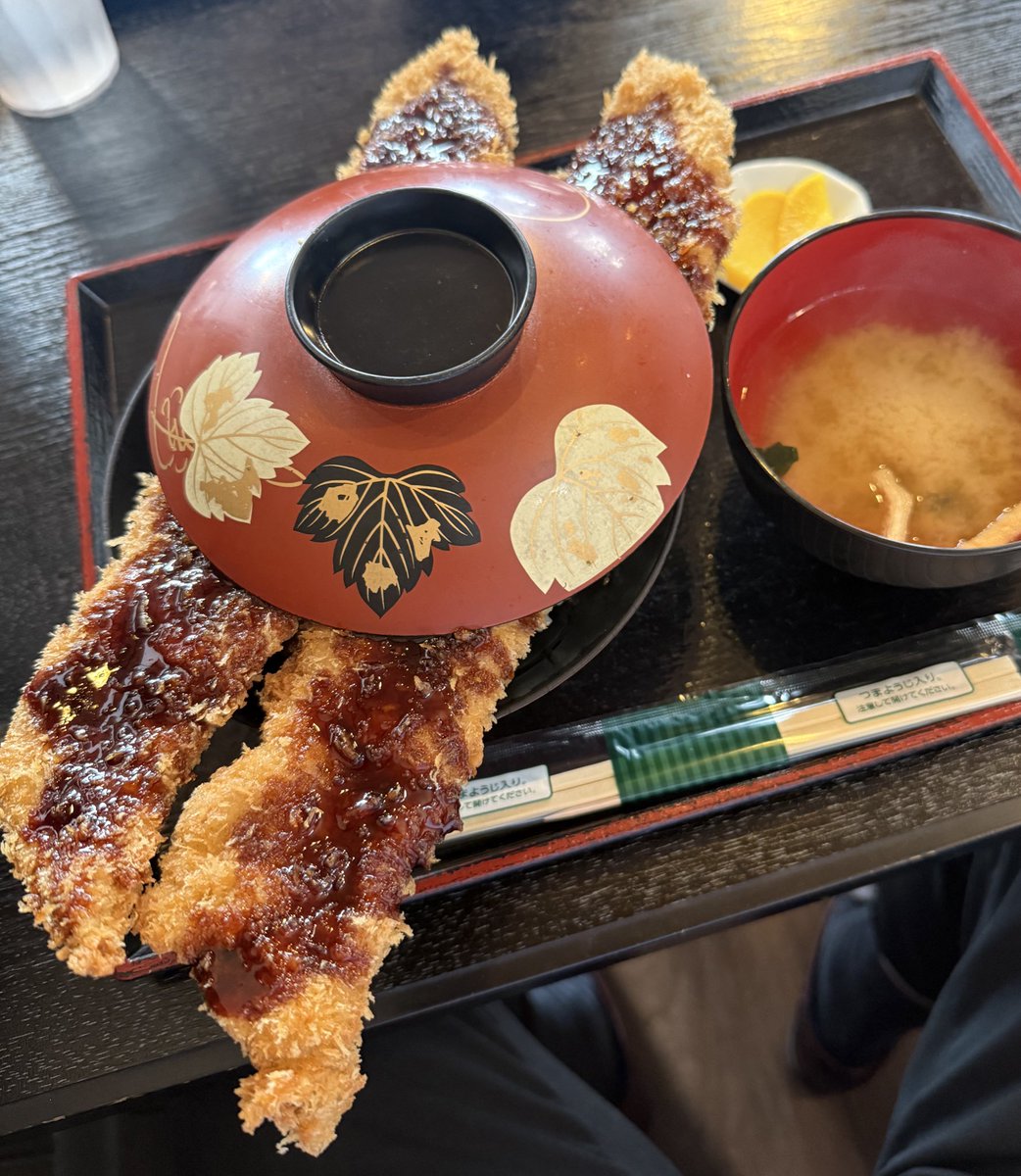 福井県小浜市はこだま食堂のわらじかつ丼！