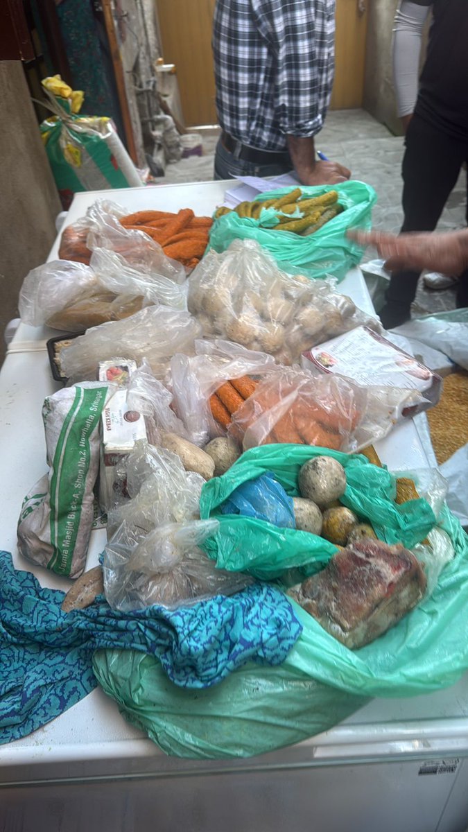 Srinagar Police Cracks Down On The Sale of Rotten Meat
Six FIRs Registered | Flying Squads Formed | Recoveries Made

Acting swiftly on the reports of the sale of rotten and unhygienic meat in the district, Srinagar Police, in coordination with Civil Administration and the
