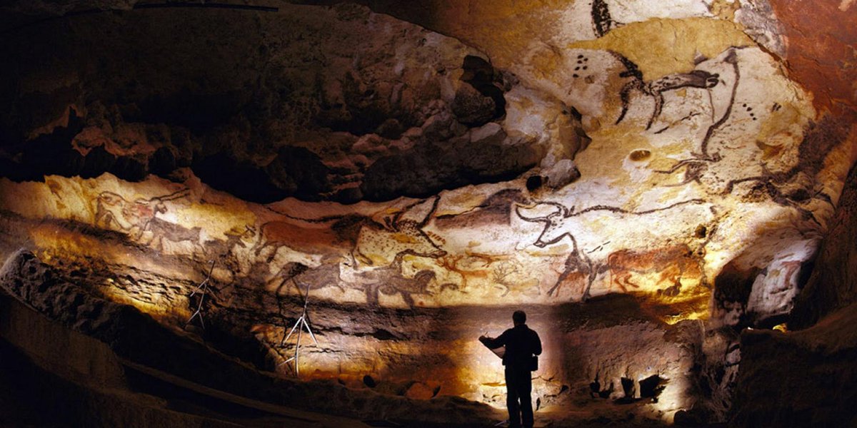🇫🇷🖼️ FLASHBACK | Il y a 85 ans jour pour jour, la grotte de Lascaux était découverte en France. Ce trésor préhistorique date d’environ 17 000 ans.