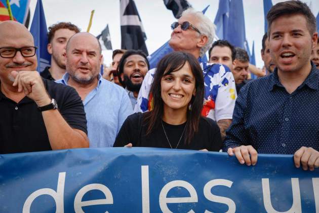 Anthony Sànchez 🏴 (@acorey_cat) on Twitter photo Hem recuperat la il·lusió i l’esperança amb el lideratge ferm de <a href="/orriolsderipoll/">Sílvia Orriols</a>. Aquesta Diada marca un punt d’inflexió. Els joves són el futur? Doncs el futur té nom: Aliança Catalana!#SalvemCatalunya #Diada2025 Hem recuperat la il·lusió i l’esperança amb el lideratge ferm de <a href="/orriolsderipoll/">Sílvia Orriols</a>. Aquesta Diada marca un punt d’inflexió. Els joves són el futur? Doncs el futur té nom: Aliança Catalana!#SalvemCatalunya #Diada2025