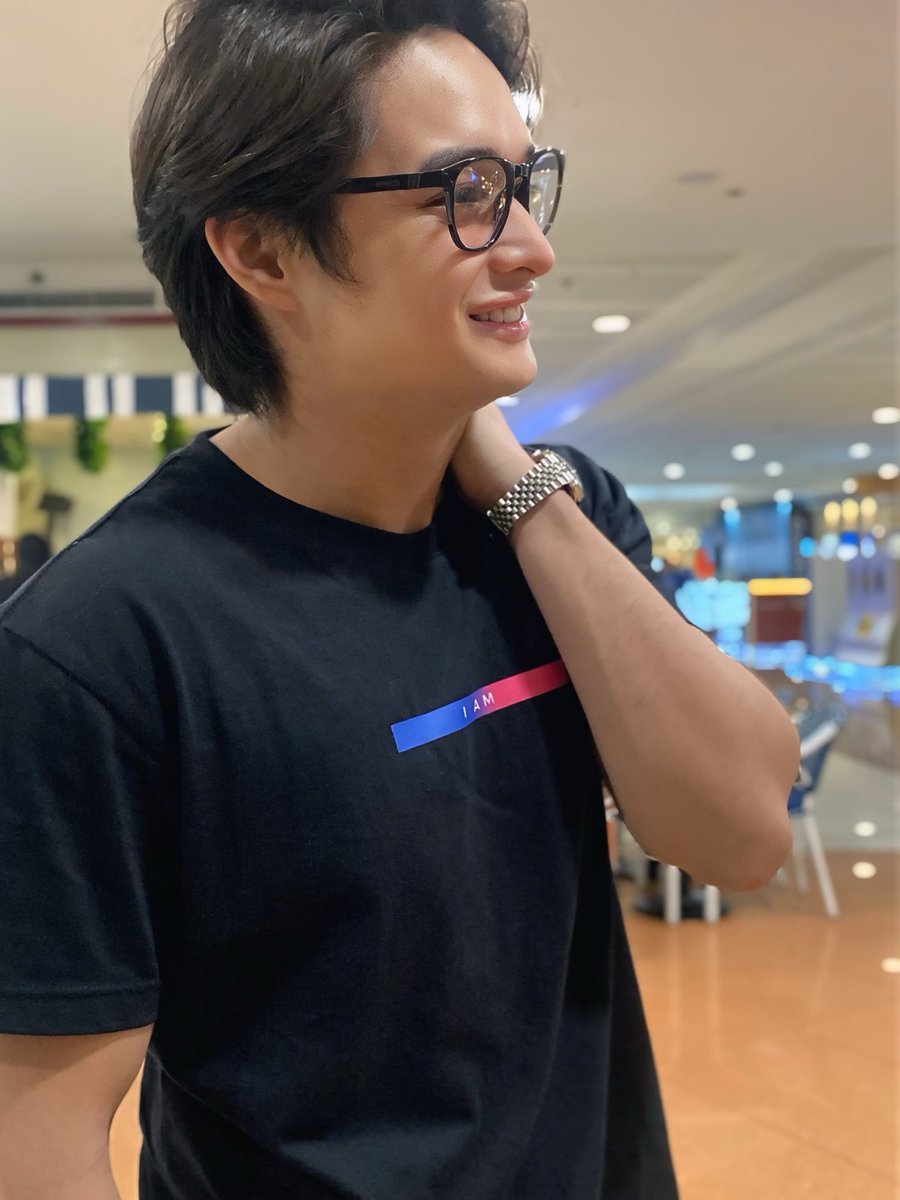 eryxane's tweet photo. Grabe naman yung ismayl! 

📷: @atesofLanc3br3y 

LanceAtKariyawanFest
#LanceCarrLiveInMonkayo #LanceCarr https://t.co/e0BO5Xi9A6