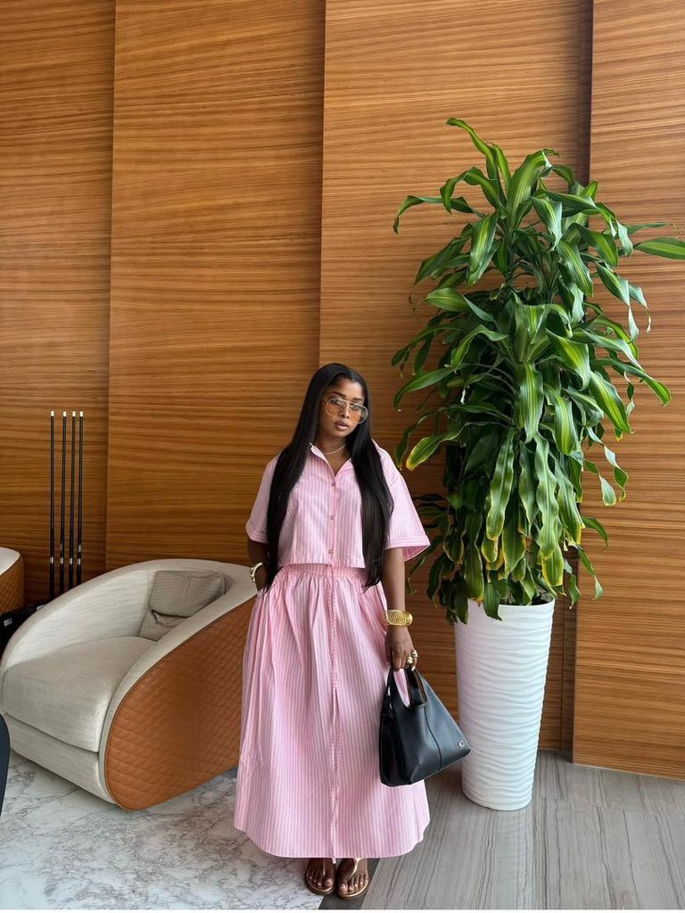 Classictrendx's tweet image. X / Threads (short)
Luxe Striped Skirt Set — 48,000✨ Sizes M–XXL. Abuja-based • Nationwide delivery • PayPal/Wise accepted. DM to order!