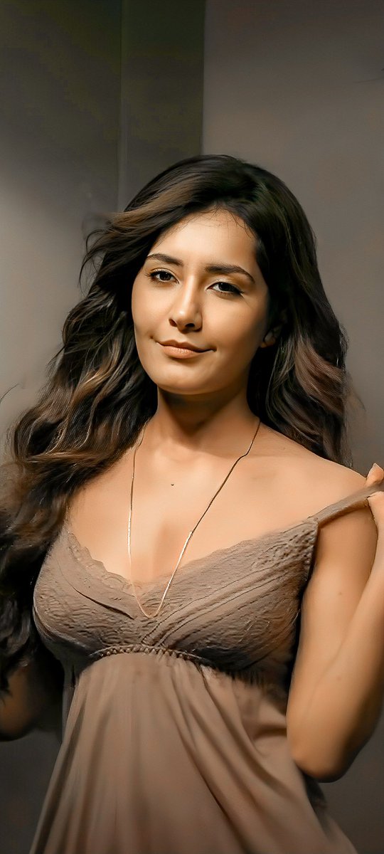 Raashi_lovers's tweet photo. Rawwshee 🥵

#RaashiiKhanna https://t.co/eTYuCJoeh3
