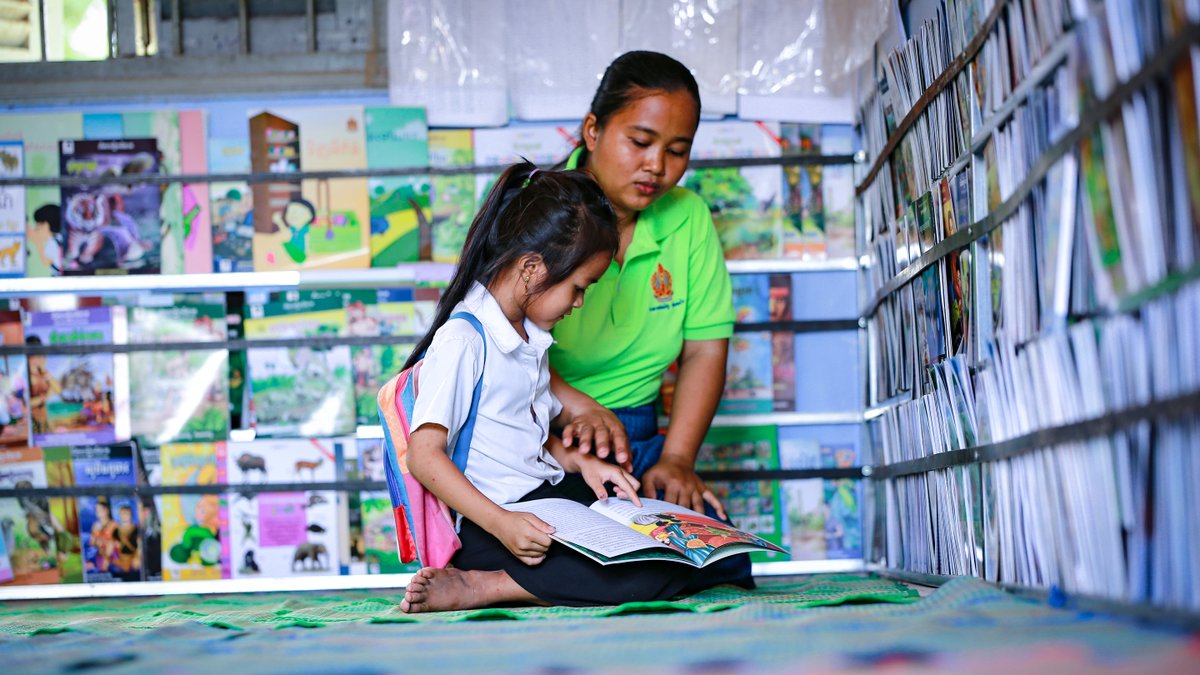 WorldVision's tweet photo. Every confident reader has a dedicated teacher. In the past year, World Vision trained 18,460 teachers to spark curiosity and build brighter futures! #UnlockLiteracy #LearningRoots https://t.co/zrFIPrduMM