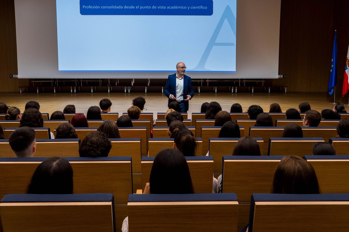 🗣️UNEATLANTICO da comienzo al curso académico 2025-2026 con la incorporación de alrededor de 900 nuevos alumnos📚.

Link a la noticia 👉  une.at/29z