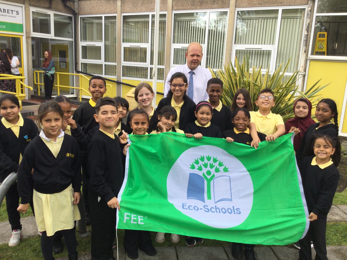 Our Green Team children were excited to hoist our Eco-Schools Green Flag. By raising awareness of environmental projects in our school and community, we have got our Green Flag with Distinction. We are inspired to do everything we can to help our beautiful planet 🌍@ecoschools