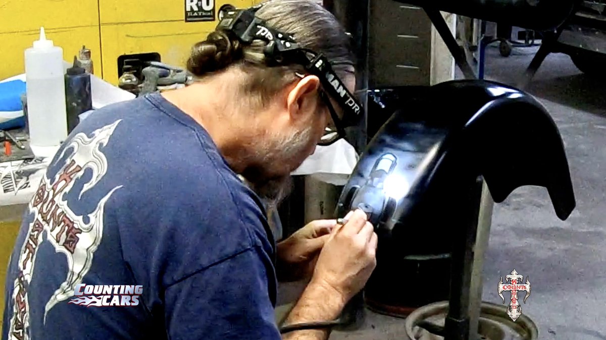 CountsKustoms's tweet image. We've got another YouTube video coming at you later today! It covers the build of this 2016 Harley Switchback for our new client, Gary. He wanted some awesome paint on it by @RyanAtCounts and @shannonhaikau made sure it was running smoothly. @DannyCountKoker #harley #paintjob