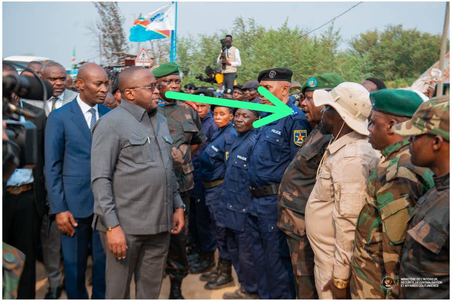 Le Général WAZALENDO Yakotumba présent à l'accueil du VPM de l'intérieur SHABANI à #Uvira, Ces images feront l'affaire au moment opportun sur les crimes de ces #Wazalendo.