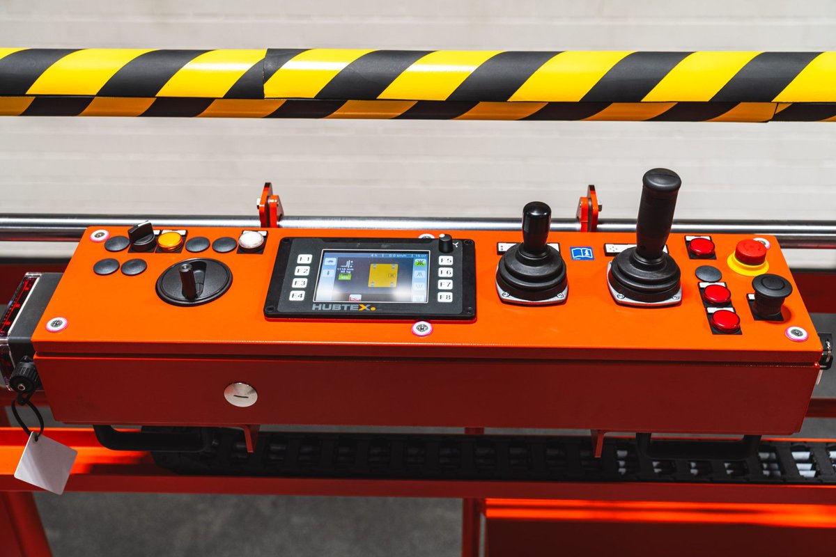africanpilot's tweet image. #ICYMI HUBTEX is set to unveil its new omnidirectional EPL platform at MRO Europe 2025 in London. This innovative work platform combines safety, precision and flexibility to meet the complex demands of aircraft maintenance. 

africanpilot.africa/hubtex-to-pres…

#AircraftMaintenance