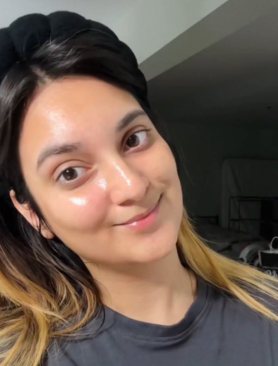 Babe, if you ada tepung beras &amp; madu please do yourself a favor, buat rice face mask, consistent &amp; tengok your skin brighten up in a week!✨

and there’s a reason why this hack is viral in every nation, because it works!!