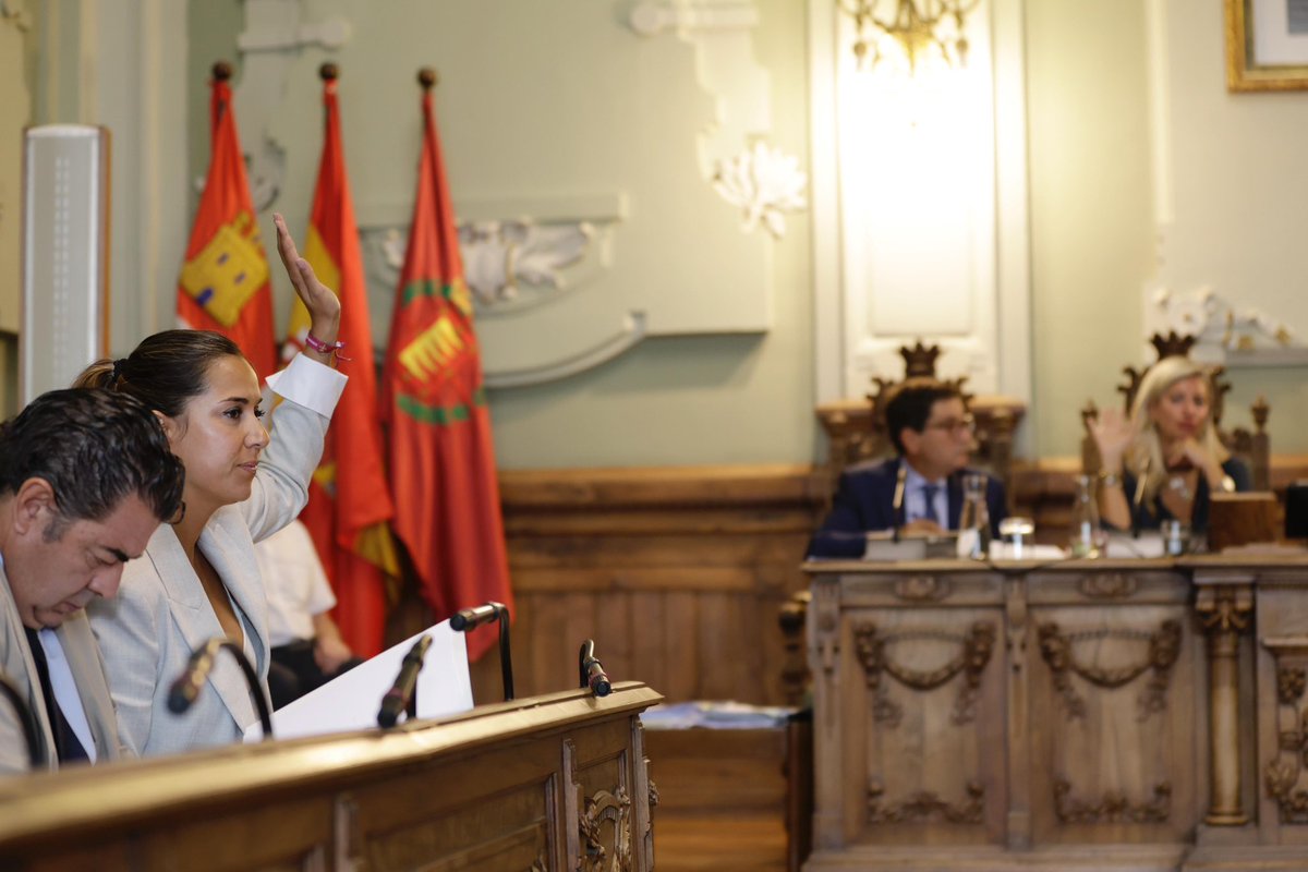 El Pleno aprueba la conmemoración en 2028 del 170 aniversario de Benigno de la Vega-Inclán, vallisoletano ilustre que supo ver el valor del #patrimonio y lo convirtió en motor turístico y cultural.

Su visión patrimonial abrió camino a los Paradores y a la preservación histórica.