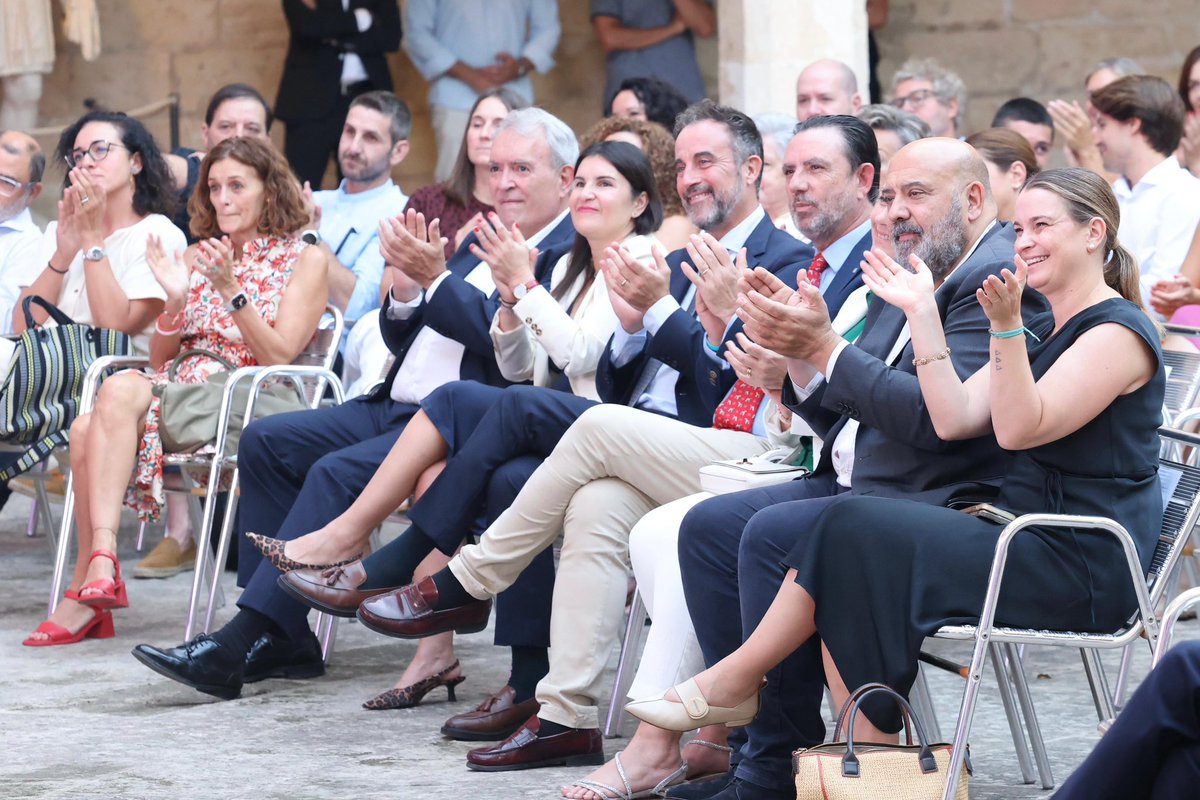 conselleriaEOE's tweet photo. Celebram amb @ecodemallorca els seus primers 10 anys informant cada dia, de forma especialitzada i amb rigorositat de tota l’actualitat vinculada al món empresarial de les illes.

Un diari digital que dona posa cara i veu i dona visibilitat a tots els professionals que dinamitzen un dels principals sectors econòmics de #Balears.

Molts d’anys #EconomiaDeMallorca!