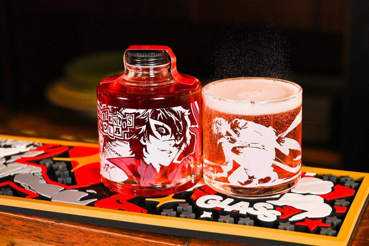acrylcomplex's tweet image. 『#ペルソナ5 ザ・ロイヤル』オリジナルブレンドコーラ「メメントスコーラ」とサイドコレクションの予約受付を開始しました✨
トリックスターである主人公を象徴するスターアニスを中心に15種類ものマテリアルをブレンド。メメントスの複雑かつ多層的な味わいを実現いたしました。…