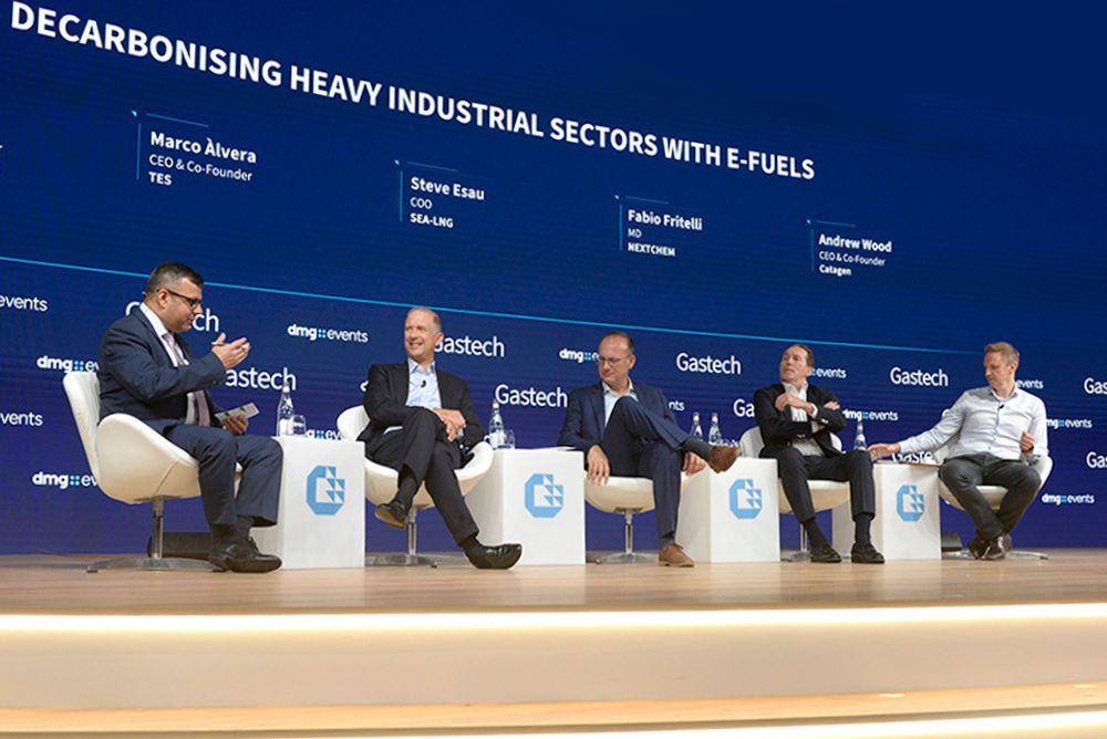 The_Oilholic's tweet image. Delighted to host multiple #Gastech panels in Milan this week with topics ranging from the natural gas-AI nexus to #climatetech, #decarbonisation of heaving industries &amp;amp; e-fuels to #AI deployments by energy majors. Great dialogues &amp;amp; insight #oilandgas #OOTT @GastechEvent #energy