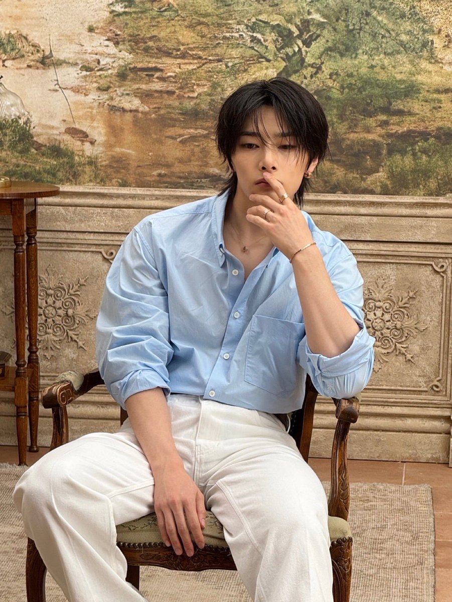 HyunIn Thailand tweet media