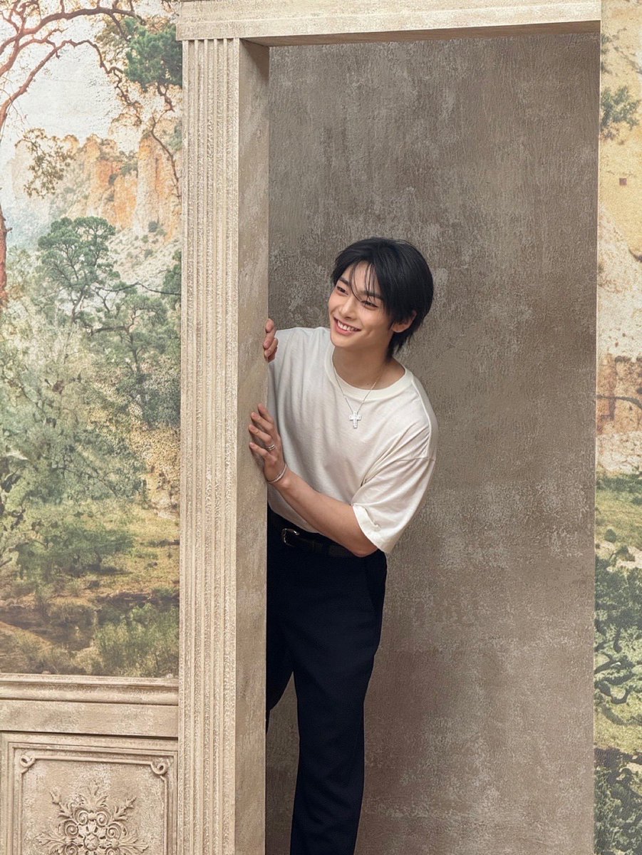 HyunIn Thailand tweet media