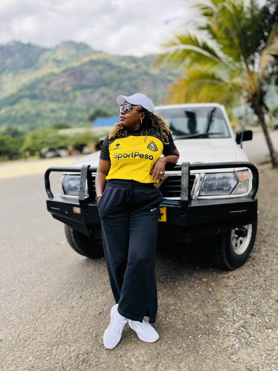 SumaMwaitenda's tweet photo. Happy #Mwananchi Day 💚💛🖤
#DaimaMbeleNyumaMwiko https://t.co/DPVNofaTHH