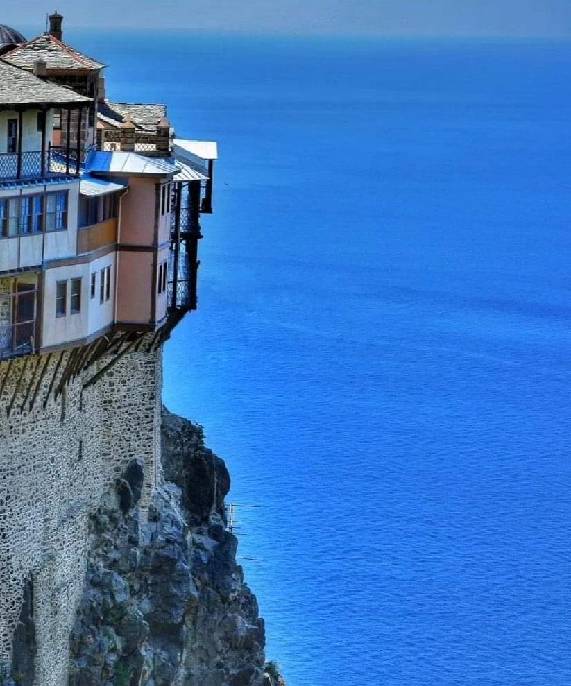 Şurda ne güzel sofra bezi silkelenir