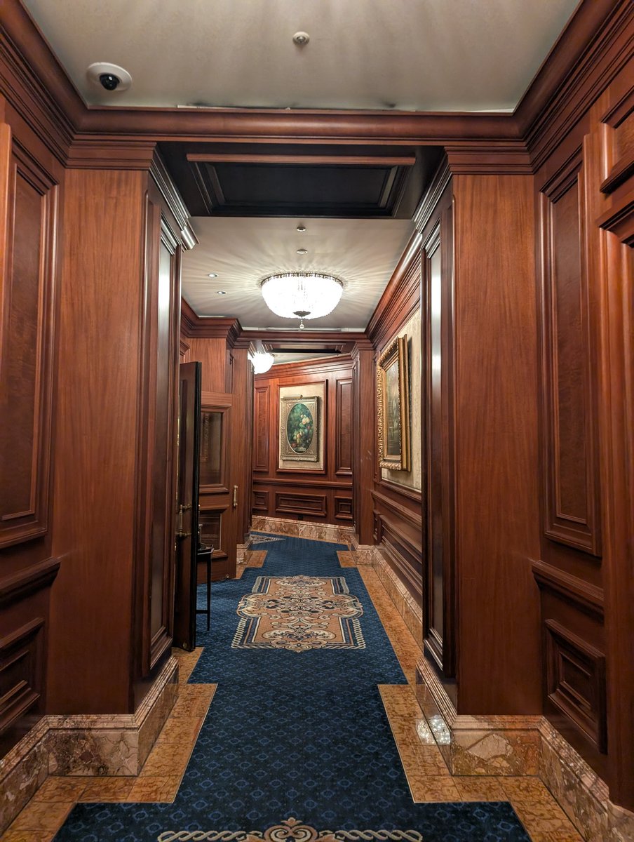 大阪梅田の今🌇

今日は神戸三宮から関西最高峰ホテルの公式撮影の仕事で訪問中です😊

こんな機会を何度も何度も有り難うございます、頑張って撮りますよ🍰