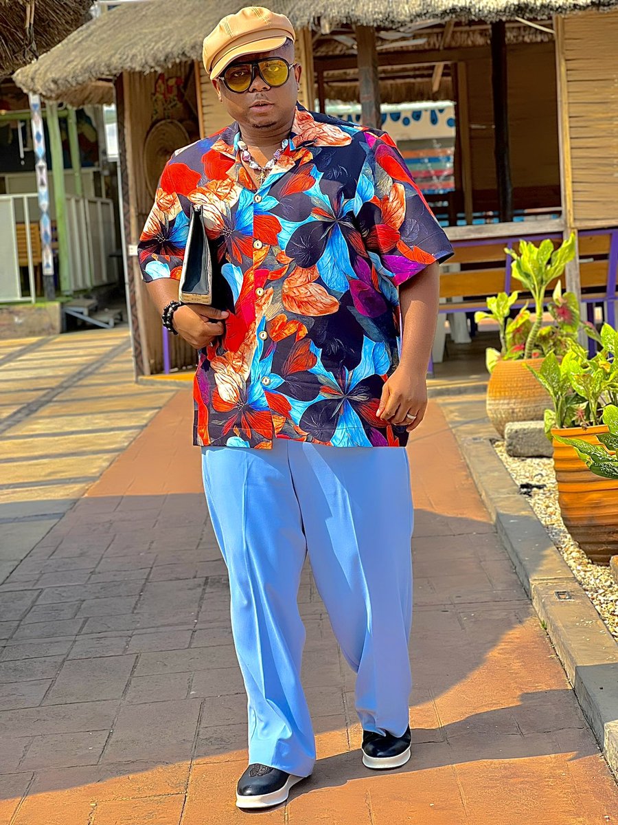 LOVE YOURSELF FIRST 

Cloths by <a href="/salunell/">Salunell✂️🧵</a>