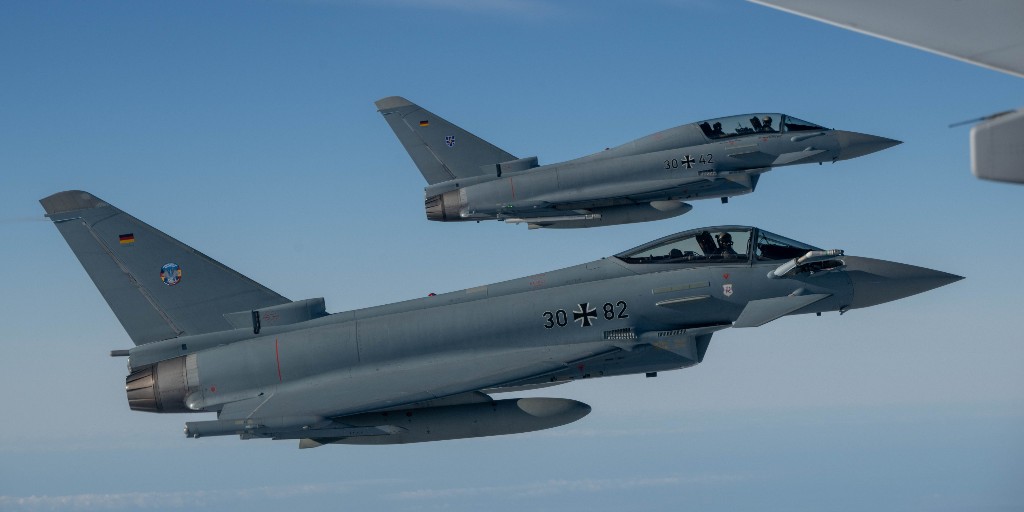 Four Allies, one shared mission on NATO's Eastern Flank ✈️

🇳🇱 Dutch F-35s
🇵🇱 Polish F-16s
🇮🇹 Italian F-35s
🇩🇪 German Eurofighters

From different bases across Europe, NATO Allies are securing the skies over NATO territory.
We are #StrongerTogether #WeAreNATO #SecuringTheSkies