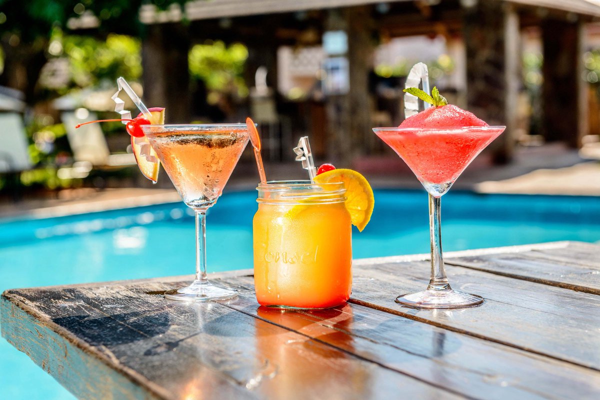 #shake , #sip &amp; #savour #springflavours🍓🍋🍇 with #refreshinglydelicious😋 #cocktails🍹