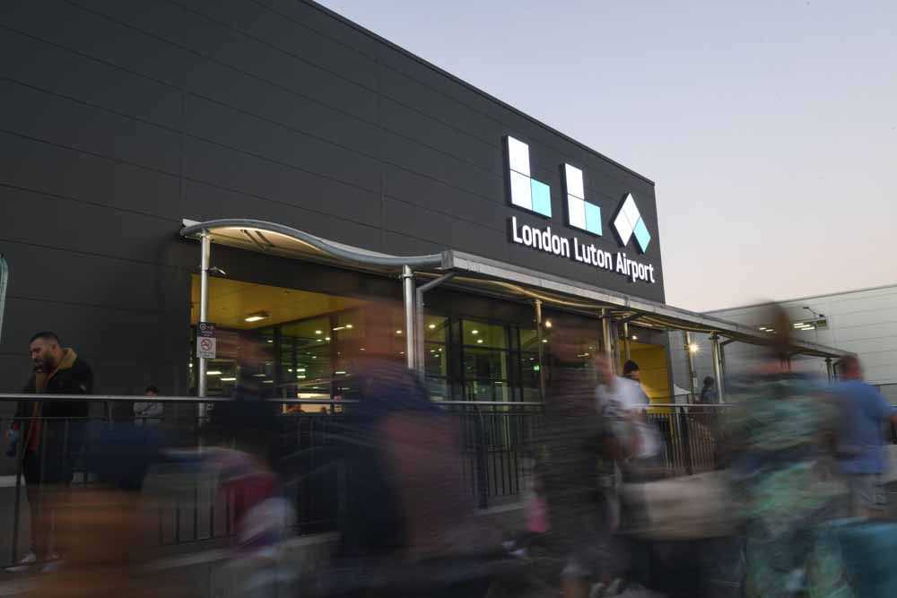 Los aeropuertos del Grupo Aena rozan los 39 millones de pasajeros en agosto.

➡️ Los aeropuertos de la red de Aena en España han cerrado agosto con 33,3 millones de pasajeros.

ℹ️ Más información: aena.es/es/prensa/los-…