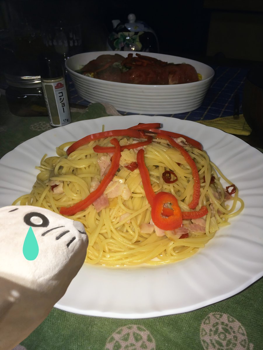 #たまには自炊
#ペペロンチーノ #失敗したかも💧

 It's been a while since I cooked for myself🍝

…I made a mistake. 
 If I put too much onion in oil pasta, it becomes sweet and tastes bad.