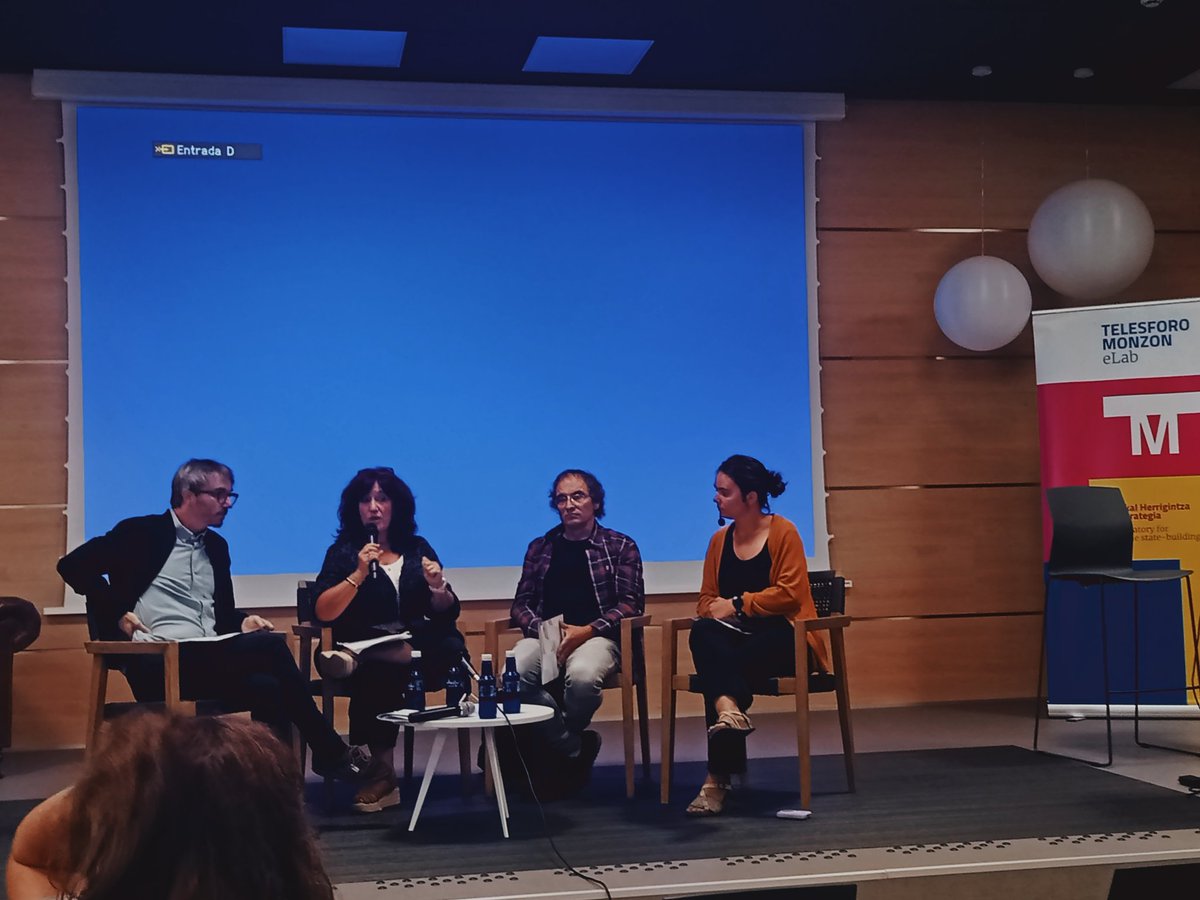 "Euskararentzako hizkuntza politika berri baterantz" jardunaldiak. <a href="/TM_eLab/">TM eLab Euskal Herrigintza Laborategia</a>
Hizkuntza eskubideen bermean oinarri berriak eraikitzen.
<a href="/kontseilua/">Euskalgintzaren Kontseilua</a> <a href="/behatokia/">Hizkuntz Eskubideen Behatokia</a>