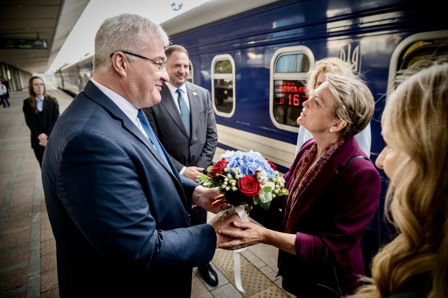 Глава МИД Британии в Киеве объявит о пакете зимней помощи на 190 млн долларов