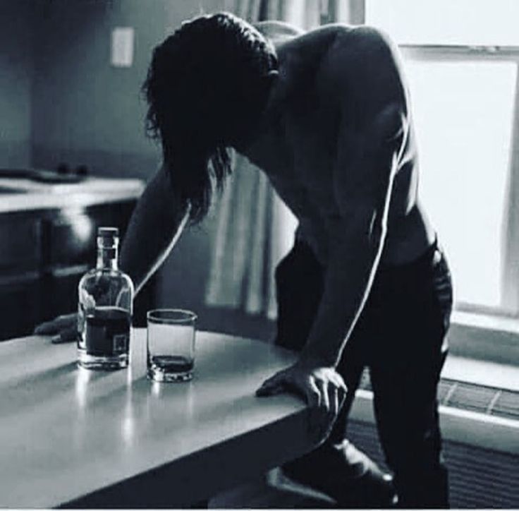 - Noches largas de casería para <a href="/GoldenFure_Vamp/">𝑨𝒓𝒎𝒂𝒏𝒅</a> Daniel sumido en licor para intentar controlar las ganas de tenerlo cerca -

Maldita humanidad ..