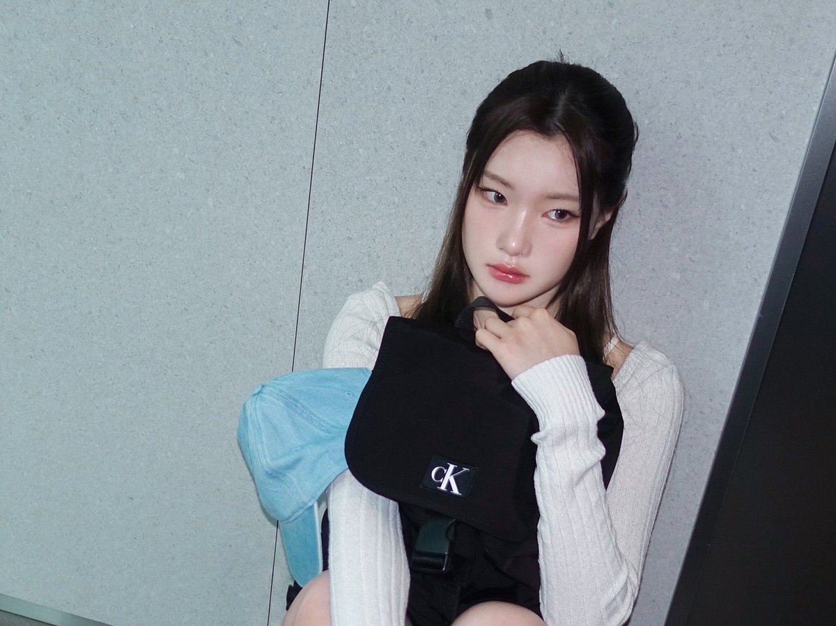 #CARMEN #JUUN for Calvin Klein

#Hearts2Hearts #하츠투하츠 #H2H
<a href="/Hearts2Hearts/">Hearts2Hearts</a>