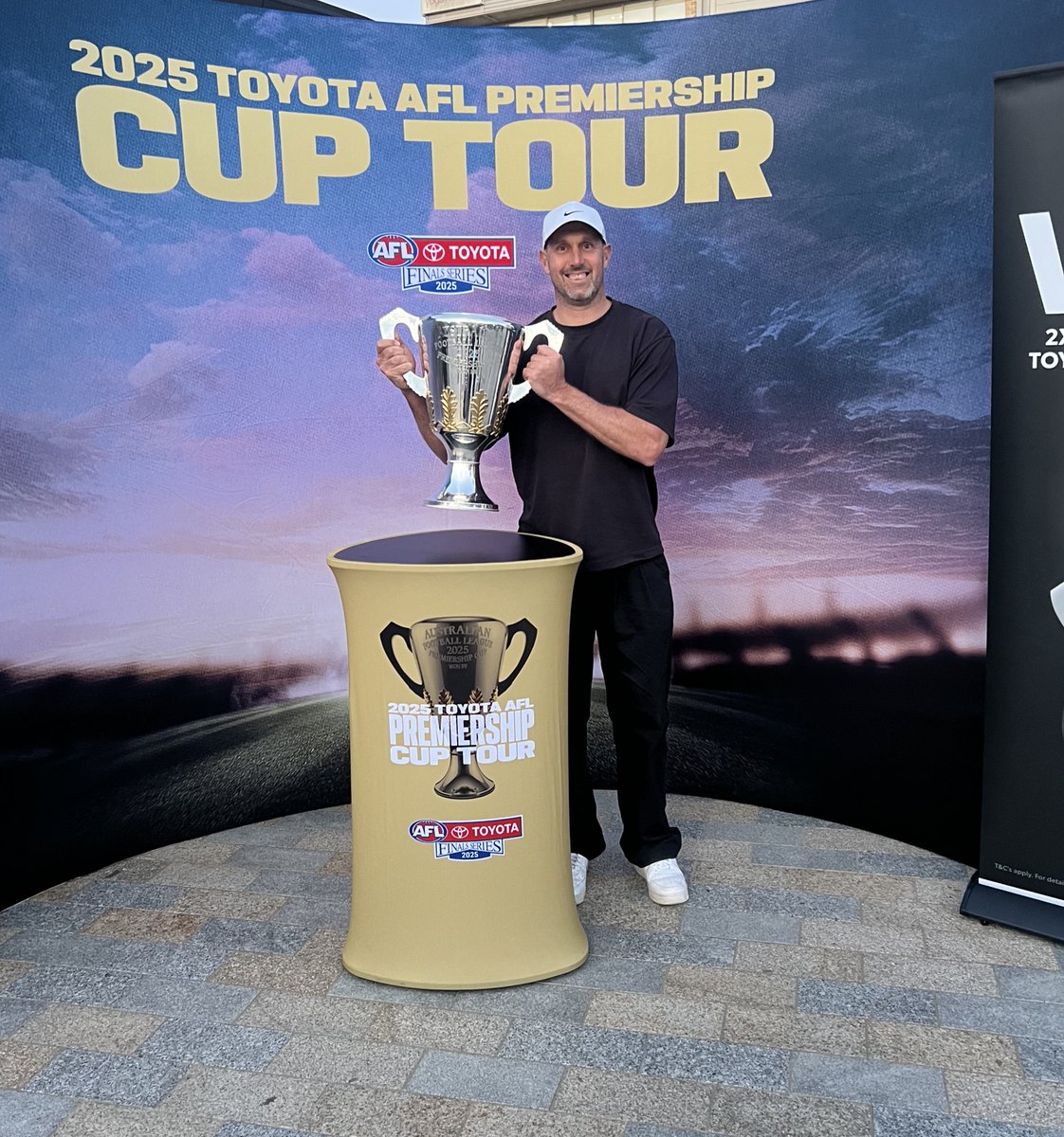 2025 AFL premiership cup tour 🏆
#wherelegendsaremade
<a href="/Toyota_Aus/">Toyota Australia</a> <a href="/AFL/">AFL</a>