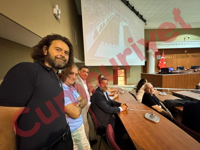 tcbuyuksehIr1's tweet photo. Ekrem İmamoğlu’nun üniversite arkadaşları, diploma davasının ilk duruşmasına katıldı. (Cumhuriyet) https://t.co/LD6Bgr3u42