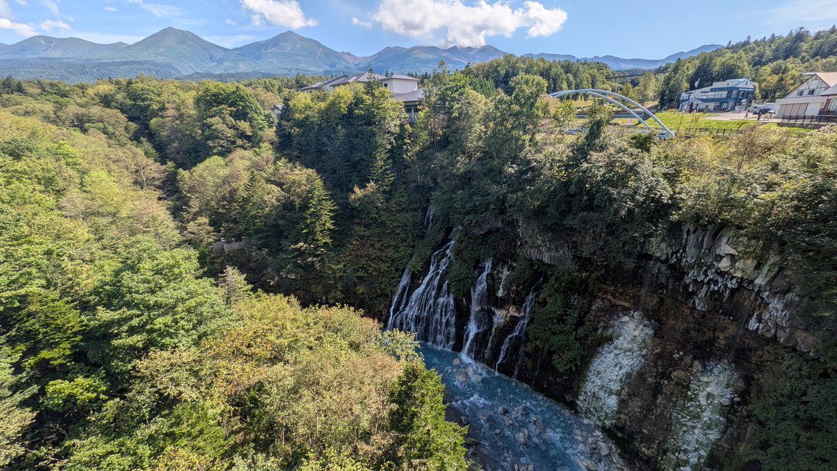 sakegaman's tweet photo. この瞬間も、人生という物語を紡ぐ縦糸と横糸なのです。

（何言ってるんだろう私…） https://t.co/IfEyyNTdBC