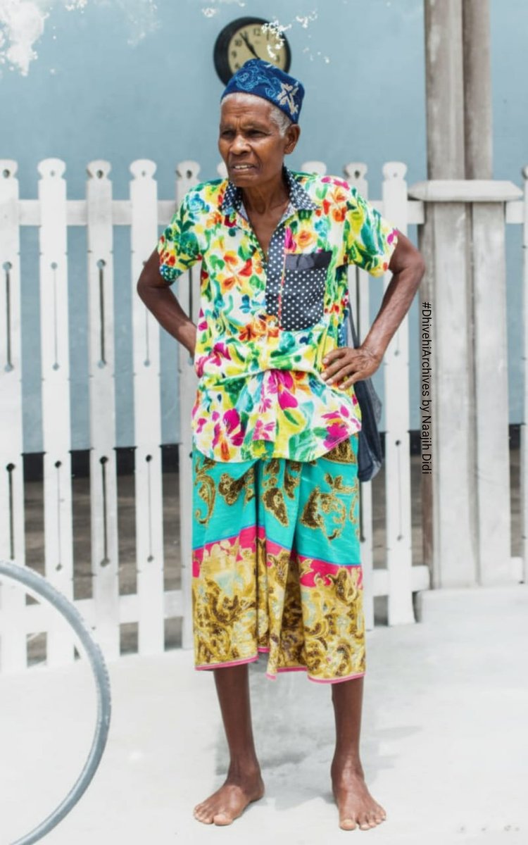 #DhivehiArchives
މިއީ މާލޭގައި އިހުގައި އުޅުނު ޝަޚްޞިއްޔަތެއް ކަމަށްވާ "ބޮޑާބެ" އެވެ. ބޮޑާބެގެ އަސްލު ނަމެއް ނޭނގެއެވެ. ބޮޑާބެއާ ގުޅުވައިގެން ކިޔާ ޝުކުރިއްޔާއެއްގެ ވާހަކައެއް އޮވެއެވެ. އޭނާ ލައްވައި ބުރަ މަސައްކަތެއް ކުރުވާފައި އަގެއް ނުދީ ދިން ޝުކުރިއްޔާއެއްގެ ވާހަކައެވެ.