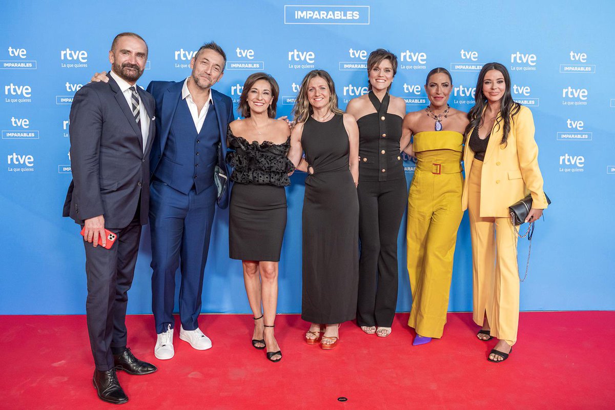 Celebrando la nueva temporada de TVE y el éxito de <a href="/MananerosTVE/">Mañaneros 360</a> con <a href="/SarahPerezSanta/">Sarah Santaolalla. ♀</a> <a href="/Ruiz_Noticias/">Javier Ruiz</a> <a href="/addelagonzalez/">Adela González Acuña</a> <a href="/YosoyLauLobo/">Laura Lobo</a> y más compañeras