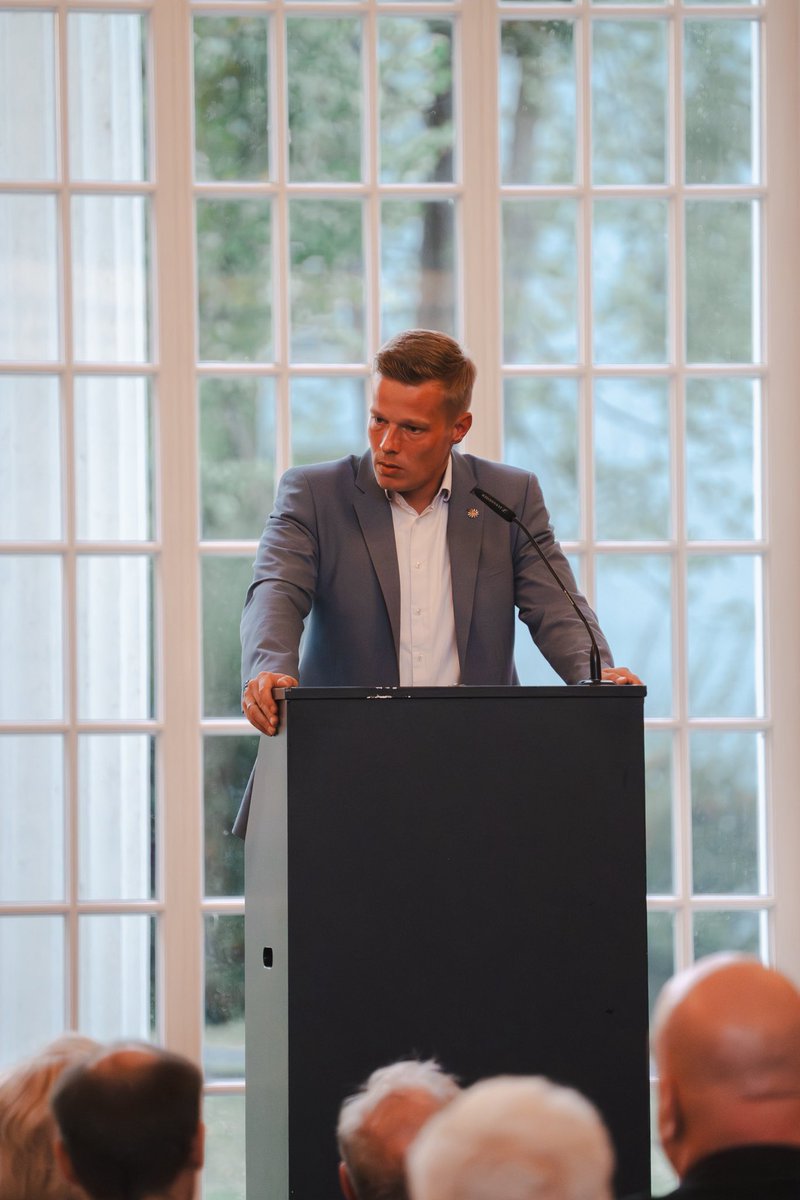 Manuel Ostermann tweet media