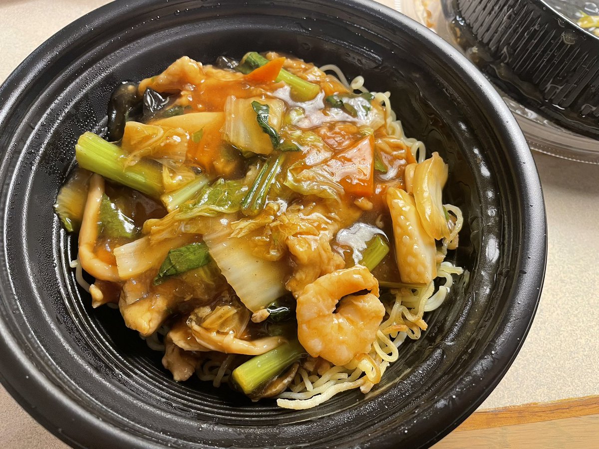 久々に成田に来たので以前少しバイトしてた空港の中華屋さんに✨

五目あんかけ焼きそば！