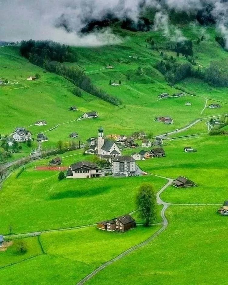 AliceSmith72872's tweet image. I love Switzerland