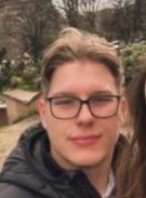 Sie bezeichnen einen verstorbenen Aktivisten als ‚Menschlichen Abfall‘? Das finde ich nicht gut von Ihnen, Herr Morr (Möhrchen) aus Boostedt. Wohnen Sie noch bei Ihrem Vater? Und endet Ihre Nummer auf 06? <a href="/hsvaurice/">Maurice</a>