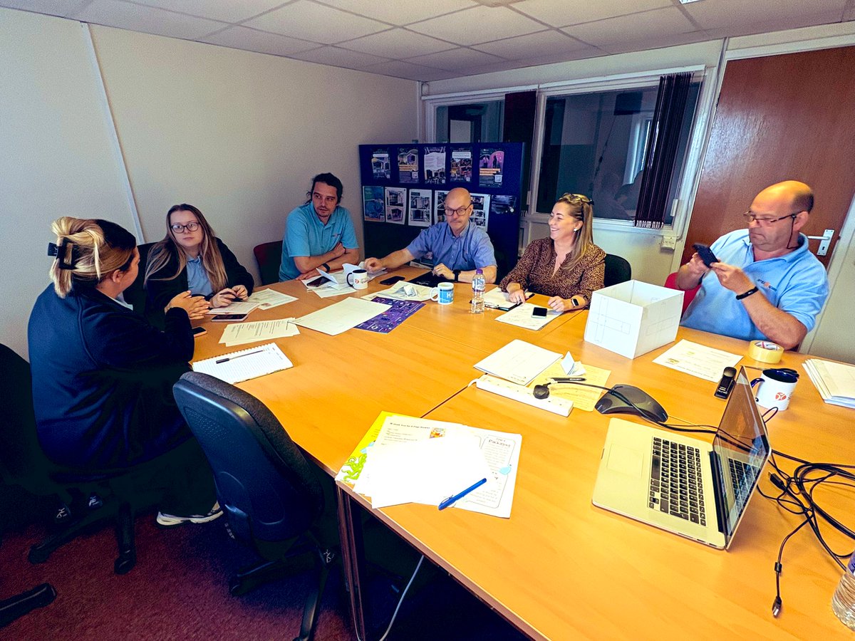 Primary_Ent's tweet photo. .@AmbiSpace &amp; @Primary_Ent busy planning &amp; developing this year’s UNBELIEVABLE enterprise challenge! When we say it’s big, we mean it’s actually bigger than that! This year’s prize is off the charts! All thanks to the amazing guys from Ambispace! Don’t miss this opportunity! ❤️ https://t.co/s4F7hGlVbz