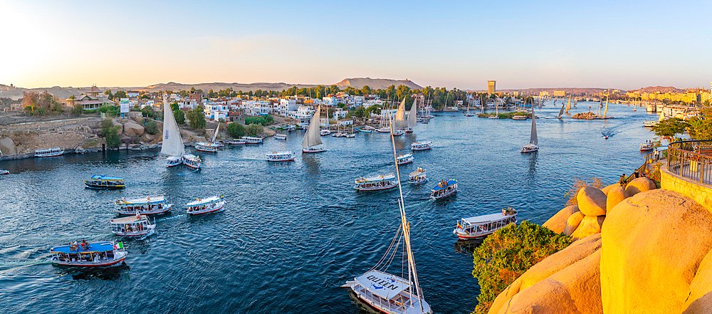 Discover the power and beauty of the world’s greatest rivers — from the Amazon to the Nile, these images capture nature’s lifelines in all their glory. 🌍💧 Explore the full gallery: robertharding.com/gallery/earths… #Rivers #NaturePhotography #Travel