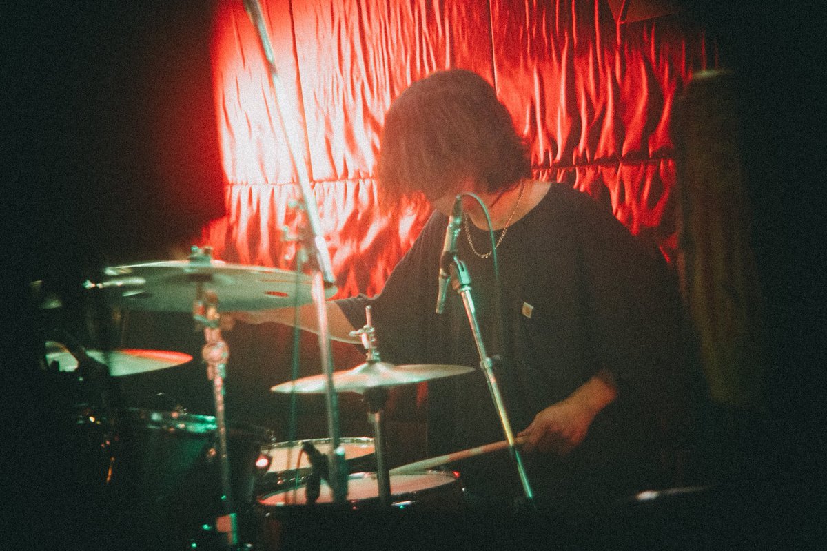 peelingwards tweet media