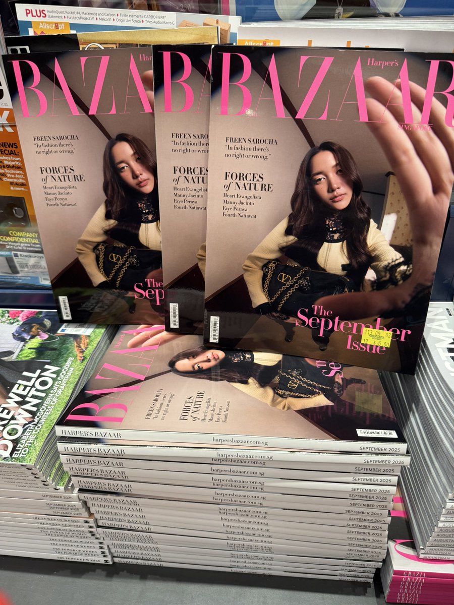 PhyllisZ1983's tweet image. P’Faye, as promised 🫶  We will bring these over to you and your Fabel Team 🌻❤️

#FayePeraya 
#ฝ้ายพีรญา
#HarperBazaar
#HarperBazaarSG